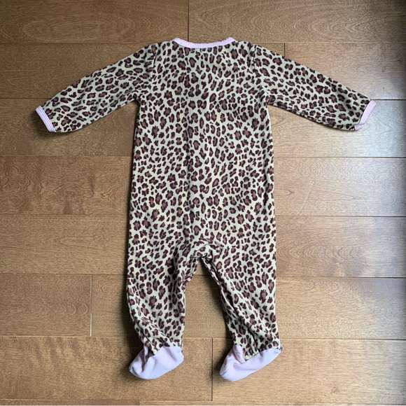 3/$10 CARTERS Baby girl fleece pyjamas 9m - Picture 4 of 4
